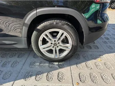 CZARNY SUV MERCEDES CLASE GLB z 2022 r., BENZYNA, skrzynia biegów AUTOMATYCZNA 163KM, zdjęcie 6 z 18