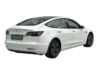 BIAŁY SEDAN TESLA MODEL 3 z 2023 r., ELEKTRYCZNY, skrzynia biegów AUTOMATYCZNA 306KM, zdjęcie 2 z 19