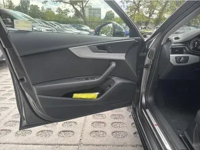 SZARY SEDAN AUDI A4 z 2023 r., BENZYNA, skrzynia biegów AUTOMATYCZNA 150KM, zdjęcie 11 z 19
