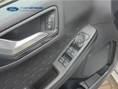 BIAŁY SUV FORD KUGA z 2020 r., BENZYNA, skrzynia biegów MANUALNA 110KM, zdjęcie 2 z 28