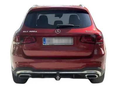 CZERWONY SUV MERCEDES CLASE GLC z 2022 r., DIESEL, skrzynia biegów AUTOMATYCZNA 245KM, zdjęcie 6 z 19
