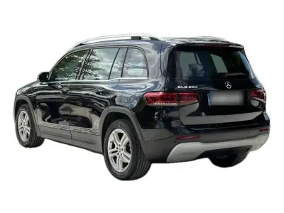 CZARNY SUV MERCEDES CLASE GLB z 2022 r., BENZYNA, skrzynia biegów AUTOMATYCZNA 163KM, zdjęcie 2 z 19