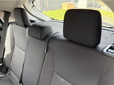 BIAŁY HATCHBACK TOYOTA YARIS z 2025 r., HYBRYDA/BENZYNA, skrzynia biegów AUTOMATYCZNA 116KM, zdjęcie 16 z 19