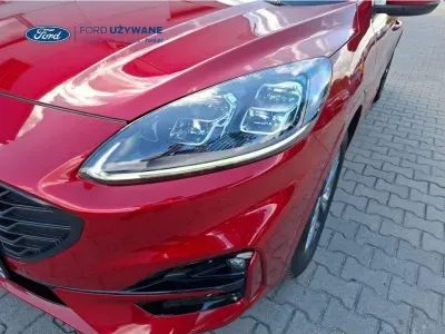 CZERWONY SUV FORD KUGA z 2023 r., HYBRYDA/BENZYNA, skrzynia biegów AUTOMATYCZNA 140KM, zdjęcie 20 z 21