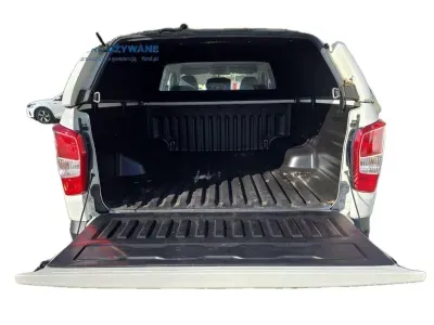 BIAŁY SUV SSANGYONG MUSSO z 2022 r., DIESEL, skrzynia biegów MANUALNA 148KM, zdjęcie 7 z 27
