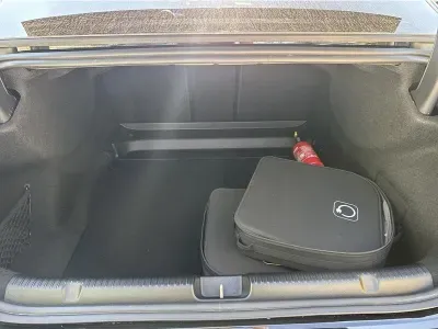 CZARNY SEDAN MERCEDES CLASSE EQE z 2023 r., ELEKTRYCZNY, skrzynia biegów AUTOMATYCZNA 245KM, zdjęcie 2 z 19