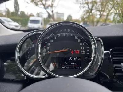 SZARY HATCHBACK MINI MINI z 2023 r., BENZYNA, skrzynia biegów AUTOMATYCZNA 136KM, zdjęcie 14 z 19