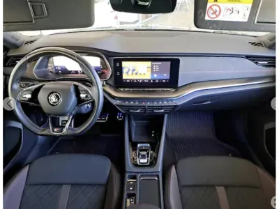 SZARY KOMBI SKODA OCTAVIA COMBI z 2022 r., BENZYNA, skrzynia biegów AUTOMATYCZNA 245KM, zdjęcie 5 z 5