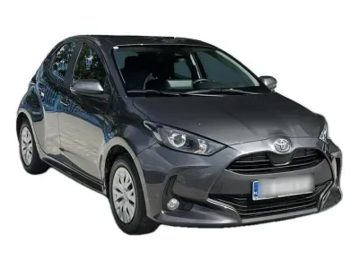 SZARY HATCHBACK TOYOTA YARIS z 2022 r., BENZYNA, skrzynia biegów MANUALNA 125KM, zdjęcie 10 z 19