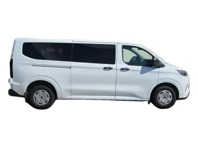 BIAŁY VAN FORD TRANSIT CUSTOM z 2024 r., DIESEL, skrzynia biegów MANUALNA 100KM, zdjęcie 7 z 24
