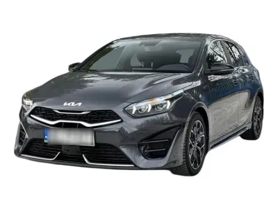 CZARNY HATCHBACK KIA CEED z 2022 r., BENZYNA, skrzynia biegów AUTOMATYCZNA 160KM, zdjęcie główne
