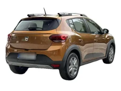POMARAŃCZOWY HATCHBACK DACIA SANDERO III z 2022 r., BENZYNA, skrzynia biegów MANUALNA 90KM, zdjęcie 9 z 18