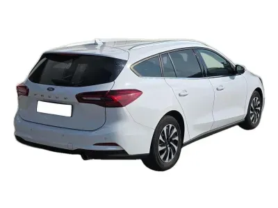 BIAŁY KOMBI FORD FOCUS z 2023 r., BENZYNA, skrzynia biegów MANUALNA 92KM, zdjęcie 19 z 23