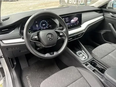 SREBRNY HATCHBACK SKODA OCTAVIA z 2022 r., BENZYNA, skrzynia biegów AUTOMATYCZNA 190KM, zdjęcie 14 z 19