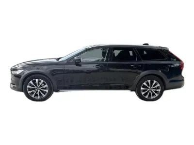 CZARNY KOMBI VOLVO V90 CROSS COUNTRY z 2023 r., DIESEL, skrzynia biegów AUTOMATYCZNA 197KM, zdjęcie 16 z 19