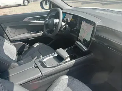 BIAŁY SUV RENAULT RAFALE z 2024 r., HYBRYDA/BENZYNA, skrzynia biegów AUTOMATYCZNA 200KM, zdjęcie 9 z 11