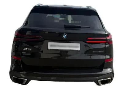 CZARNY SUV BMW X5 z 2024 r., DIESEL, skrzynia biegów AUTOMATYCZNA 340KM, zdjęcie 3 z 11