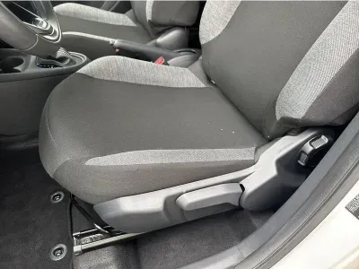 BIAŁY SUV TOYOTA AYGO X z 2022 r., BENZYNA, skrzynia biegów AUTOMATYCZNA 72KM, zdjęcie 13 z 19
