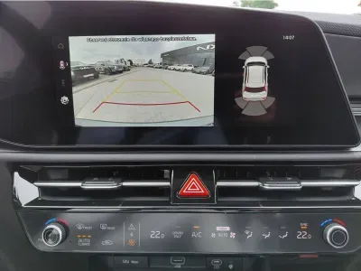 SZARY SUV KIA NIRO z 2026 r., HYBRYDA/BENZYNA, skrzynia biegów AUTOMATYCZNA 100KM, zdjęcie 17 z 23