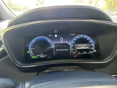 BIAŁY KOMBI TOYOTA COROLLA z 2023 r., HYBRYDA/BENZYNA, skrzynia biegów AUTOMATYCZNA 140KM, zdjęcie 16 z 19