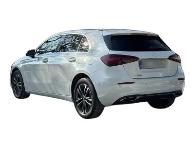 BIAŁY HATCHBACK MERCEDES CLASE A z 2023 r., HYBRYDA/BENZYNA, skrzynia biegów AUTOMATYCZNA 218KM, zdjęcie 14 z 19