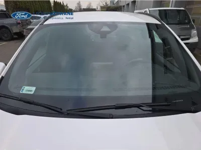BIAŁY SUV FORD KUGA z 2020 r., BENZYNA, skrzynia biegów MANUALNA 110KM, zdjęcie 6 z 28