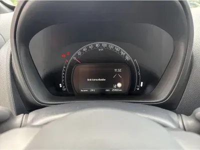 ZIELONY SUV TOYOTA AYGO X z 2022 r., BENZYNA, skrzynia biegów MANUALNA 72KM, zdjęcie 6 z 18