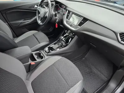 SZARY SUV OPEL GRANDLAND X z 2021 r., BENZYNA, skrzynia biegów AUTOMATYCZNA 130KM, zdjęcie 16 z 20