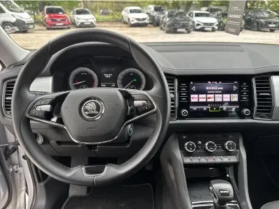 SREBRNY SUV SKODA KODIAQ z 2022 r., BENZYNA, skrzynia biegów AUTOMATYCZNA 150KM, zdjęcie 14 z 19