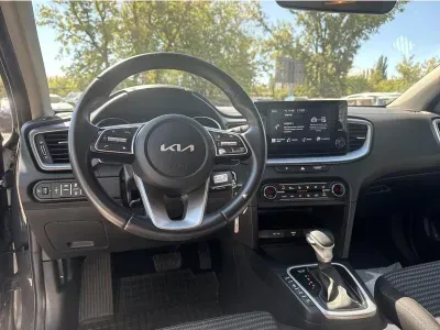 SREBRNY SUV KIA XCEED z 2023 r., BENZYNA, skrzynia biegów AUTOMATYCZNA 159KM, zdjęcie 18 z 19