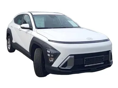 BIAŁY SUV HYUNDAI KONA z 2025 r., HYBRYDA/BENZYNA, skrzynia biegów AUTOMATYCZNA 129KM, zdjęcie główne