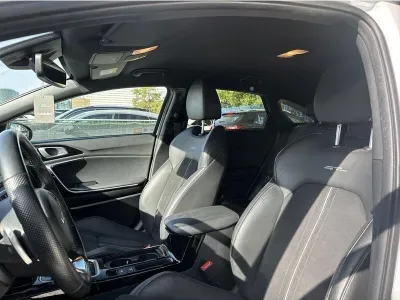 BIAŁY KOMBI KIA PROCEED z 2023 r., BENZYNA, skrzynia biegów AUTOMATYCZNA 160KM, zdjęcie 7 z 19