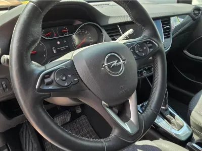 SREBRNY SUV OPEL CROSSLAND X z 2022 r., BENZYNA, skrzynia biegów AUTOMATYCZNA 130KM, zdjęcie 7 z 19