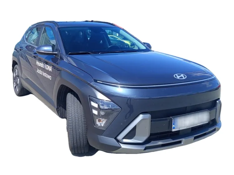 NIEBIESKI SUV HYUNDAI KONA z 2025 r., HYBRYDA/BENZYNA, skrzynia biegów AUTOMATYCZNA 129KM, zdjęcie główne