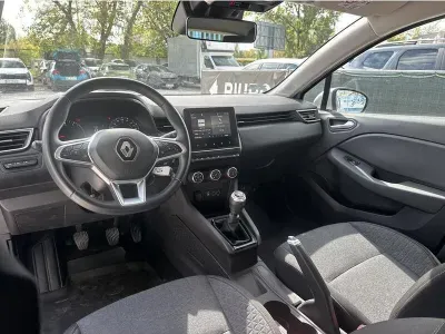 SZARY HATCHBACK RENAULT CLIO z 2022 r., BENZYNA, skrzynia biegów MANUALNA 90KM, zdjęcie 8 z 19