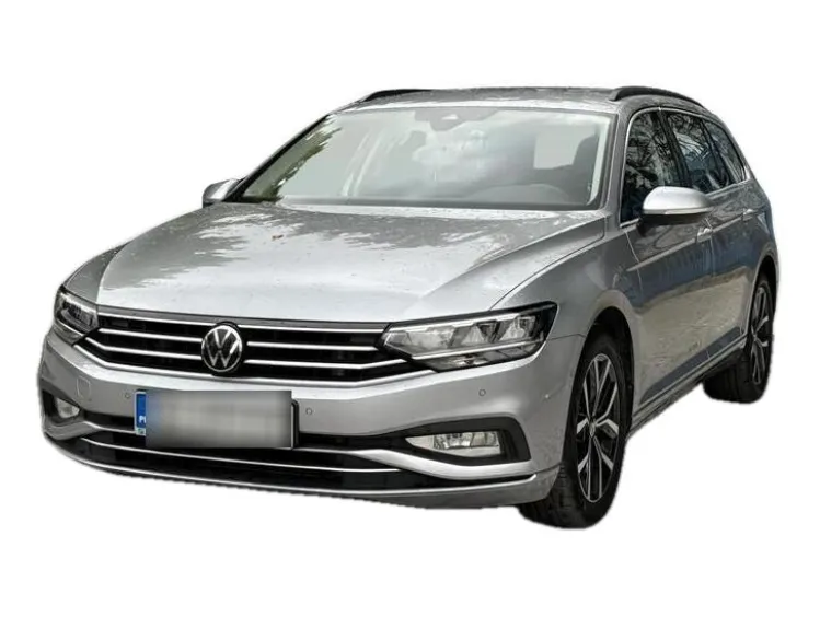 SREBRNY KOMBI VOLKSWAGEN PASSAT z 2023 r., BENZYNA, skrzynia biegów AUTOMATYCZNA 150KM, zdjęcie główne