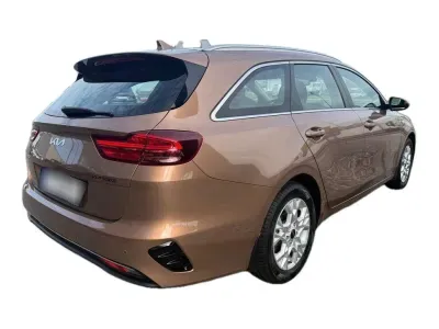 BRĄZOWY KOMBI KIA CEED z 2022 r., BENZYNA, skrzynia biegów MANUALNA 118KM, zdjęcie 18 z 28