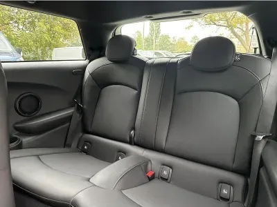 NIEBIESKI HATCHBACK MINI MINI z 2021 r., ELEKTRYCZNY, skrzynia biegów AUTOMATYCZNA 184KM, zdjęcie 3 z 19
