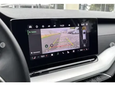 SZARY KOMBI SKODA OCTAVIA COMBI z 2024 r., BENZYNA, skrzynia biegów MANUALNA 150KM, zdjęcie 7 z 18