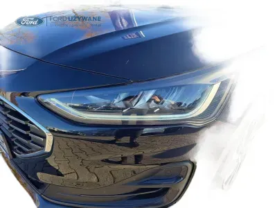 CZARNY HATCHBACK FORD FOCUS z 2023 r., BENZYNA, skrzynia biegów MANUALNA 92KM, zdjęcie 12 z 29