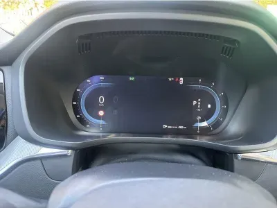 NIEBIESKI SUV VOLVO XC60 z 2022 r., DIESEL, skrzynia biegów AUTOMATYCZNA 197KM, zdjęcie 8 z 19