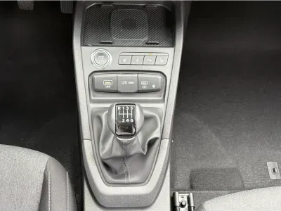 ZIELONY HATCHBACK KIA STONIC z 2026 r., BENZYNA, skrzynia biegów MANUALNA 100KM, zdjęcie 14 z 14