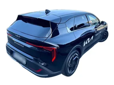 CZARNY HATCHBACK KIA K4 z 2025 r., BENZYNA, skrzynia biegów AUTOMATYCZNA 110KM, zdjęcie 13 z 21