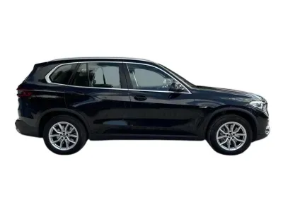 CZARNY SUV BMW X5 z 2022 r., HYBRYDA/BENZYNA, skrzynia biegów AUTOMATYCZNA 394KM, zdjęcie 5 z 19
