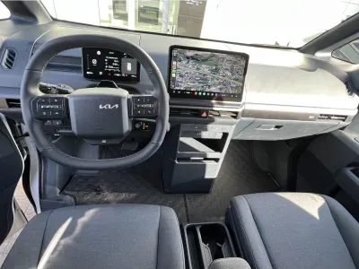 BIAŁY DOSTAWCZY KIA PV5 z 2025 r., ELEKTRYCZNY, skrzynia biegów AUTOMATYCZNA 163KM, zdjęcie 13 z 19