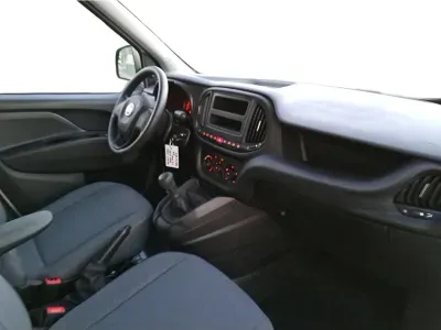 BIAŁY VAN FIAT DOBLÒ z 2021 r., DIESEL, skrzynia biegów MANUALNA 90KM, zdjęcie 4 z 9