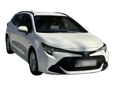 BIAŁY KOMBI TOYOTA COROLLA z 2023 r., HYBRYDA/BENZYNA, skrzynia biegów AUTOMATYCZNA 140KM, zdjęcie 3 z 19