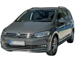 SZARY SEDAN VOLKSWAGEN TOURAN z 2022 r., BENZYNA, skrzynia biegów AUTOMATYCZNA 150KM, zdjęcie główne