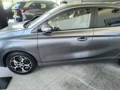 SREBRNY HATCHBACK MG 3 HYBRID + z 2026 r., HYBRYDA/BENZYNA, skrzynia biegów AUTOMATYCZNA 195KM, zdjęcie 11 z 18