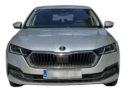 SREBRNY HATCHBACK SKODA OCTAVIA z 2023 r., BENZYNA, skrzynia biegów AUTOMATYCZNA 190KM, zdjęcie 11 z 19